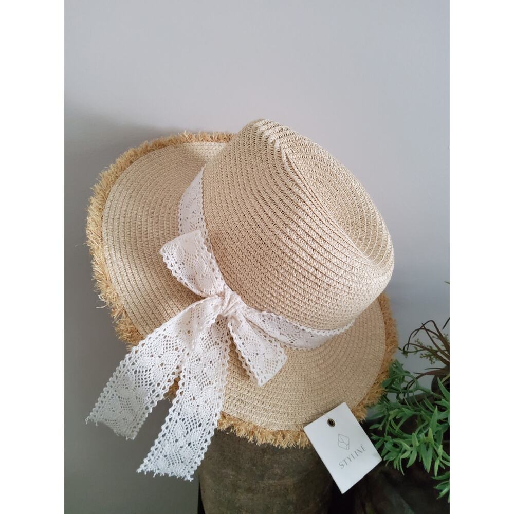 Boho Fringe Straw Hat w/ Lace Ribbon Summer Beach Sun Hat NWT